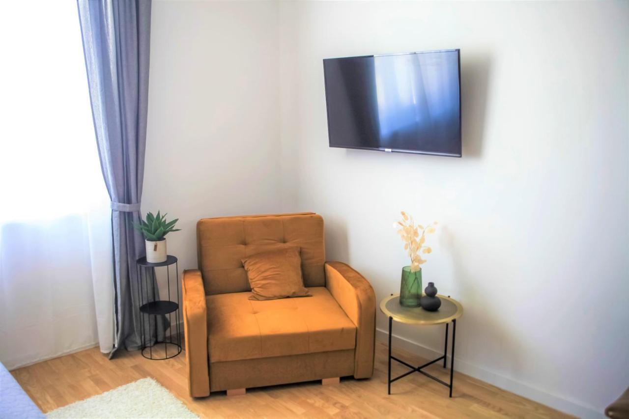 Hedone City Luxury Apartments With Free Parking Пула Екстериор снимка