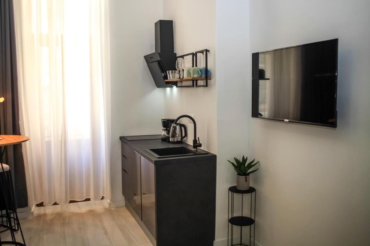Hedone City Luxury Apartments With Free Parking Пула Екстериор снимка