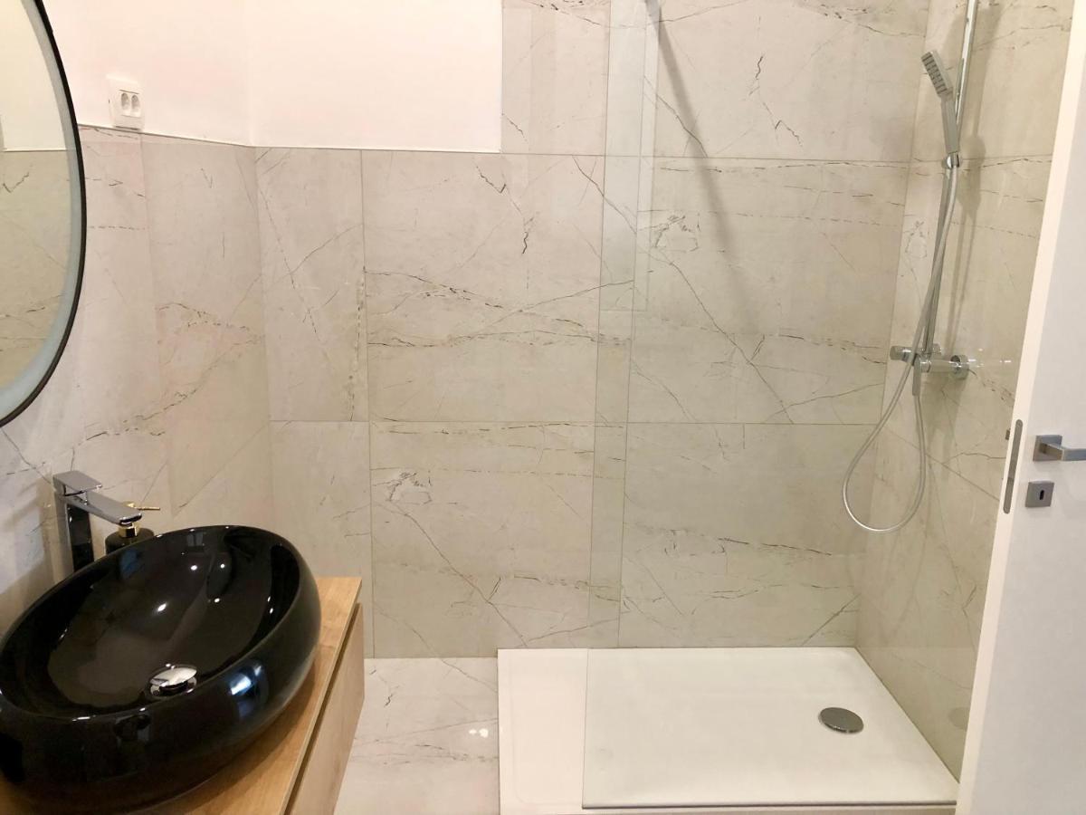 Hedone City Luxury Apartments With Free Parking Пула Екстериор снимка