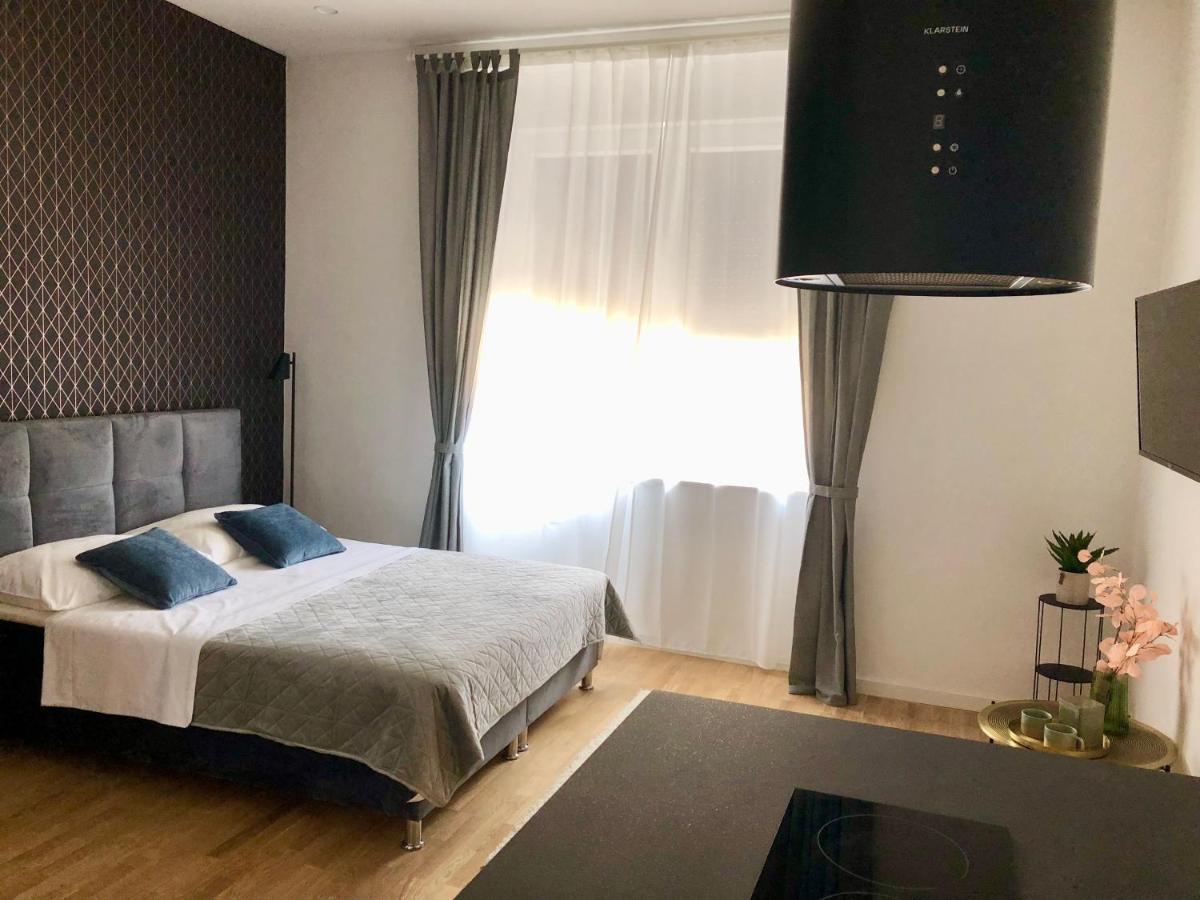 Hedone City Luxury Apartments With Free Parking Пула Екстериор снимка