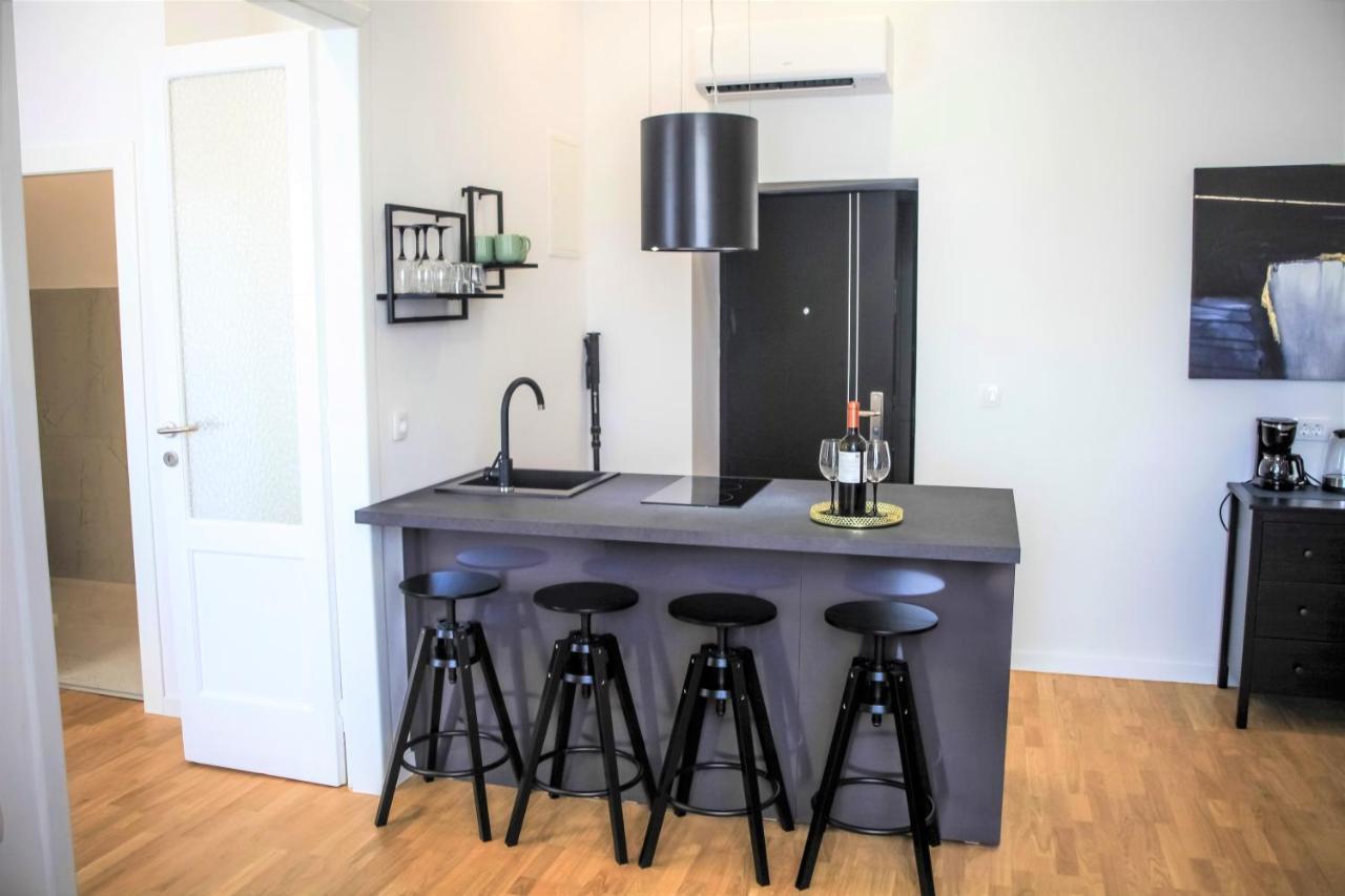 Hedone City Luxury Apartments With Free Parking Пула Екстериор снимка