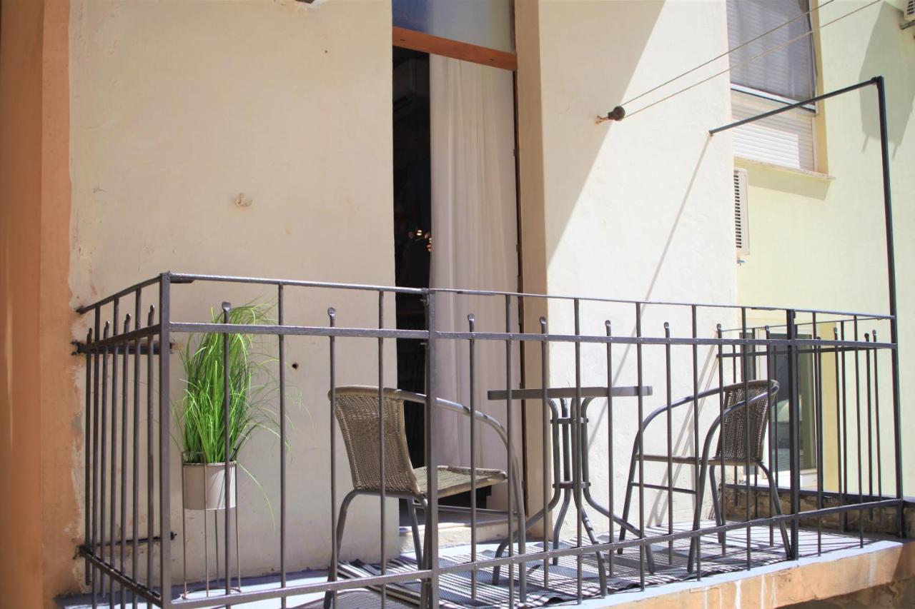 Hedone City Luxury Apartments With Free Parking Пула Екстериор снимка